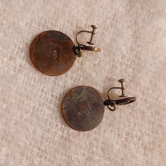 Vintage Mayan Mexican screw back earings - Picture 3 of 5
